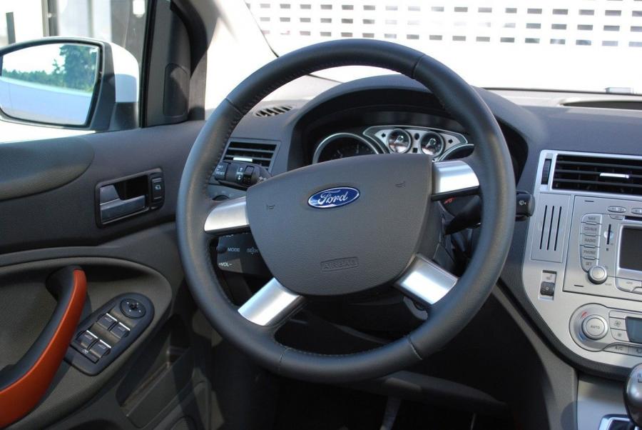  Ford Kuga 2008 года  (фото 32 из 139)